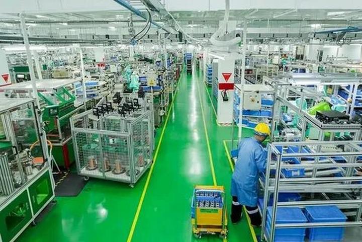 Gỗ và Video: Kết nối nghệ thuật truyền thống với công nghệ hiện đại